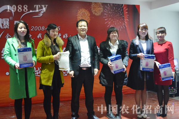 一個(gè)團(tuán)隊(duì)的五個(gè)基本要素:溝通、信任、慎重、換位、快樂(lè)